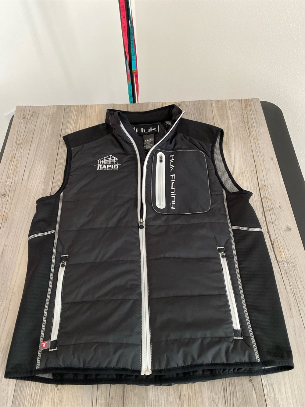 Huk Fishing Men’s Outdoor Performance Vest Company Logo Primaloft Insulation L